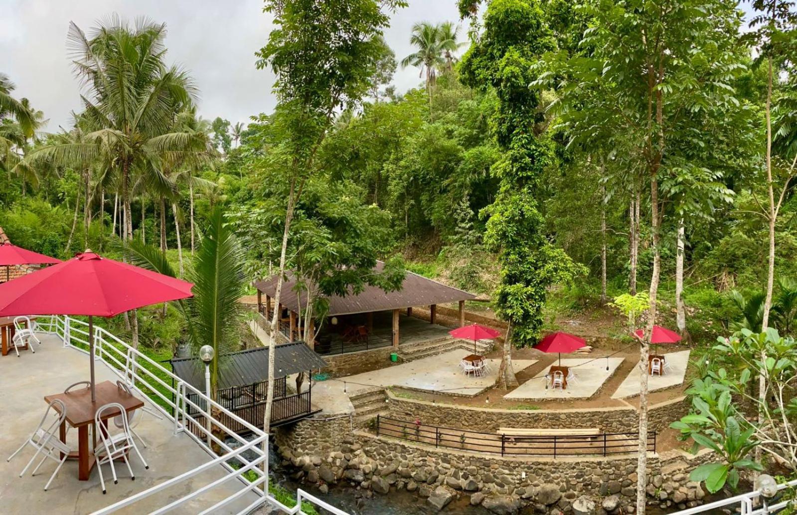 Kampoeng Joglo Ijen Villa Banyuwangi  Eksteriør billede