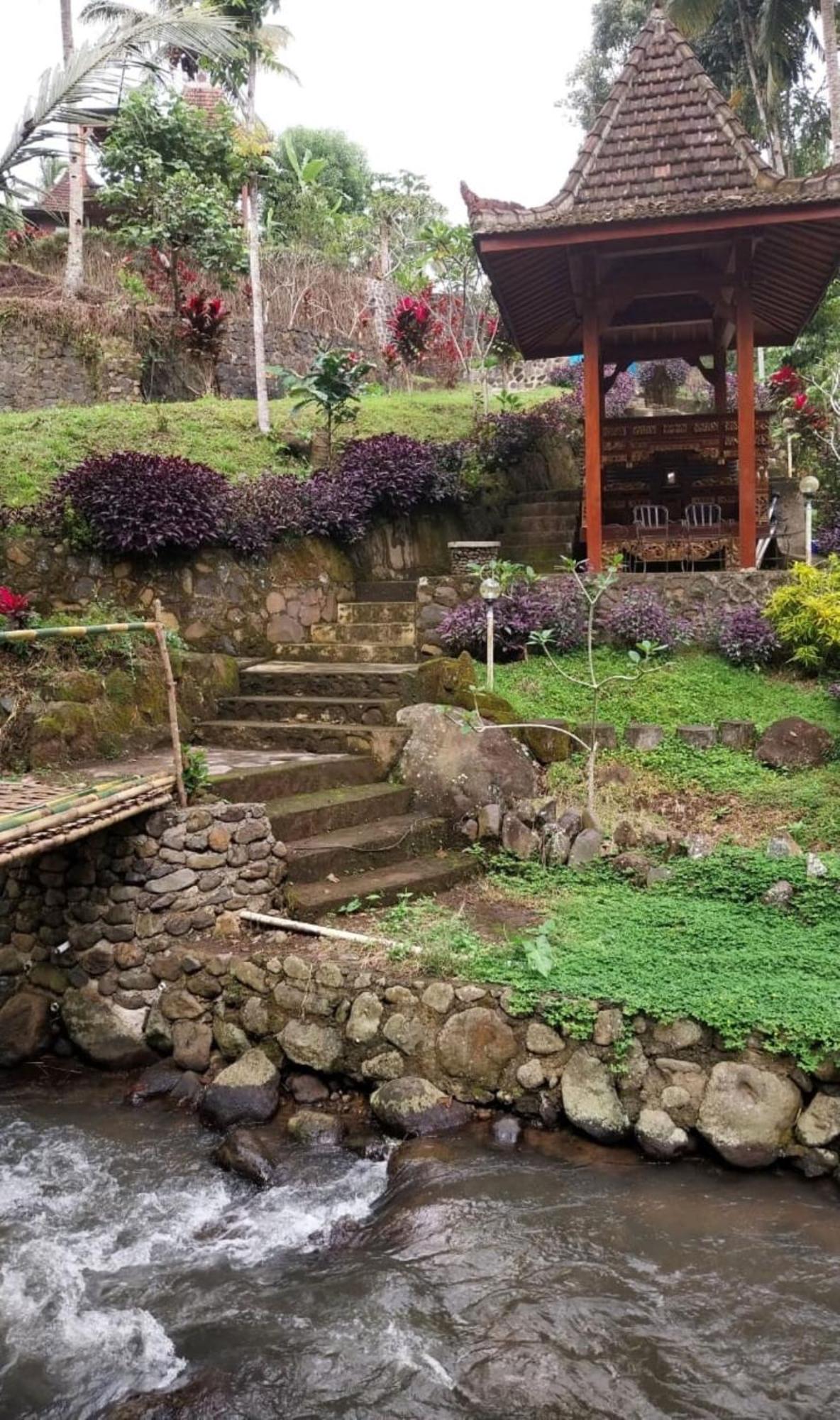 Kampoeng Joglo Ijen Villa Banyuwangi  Eksteriør billede