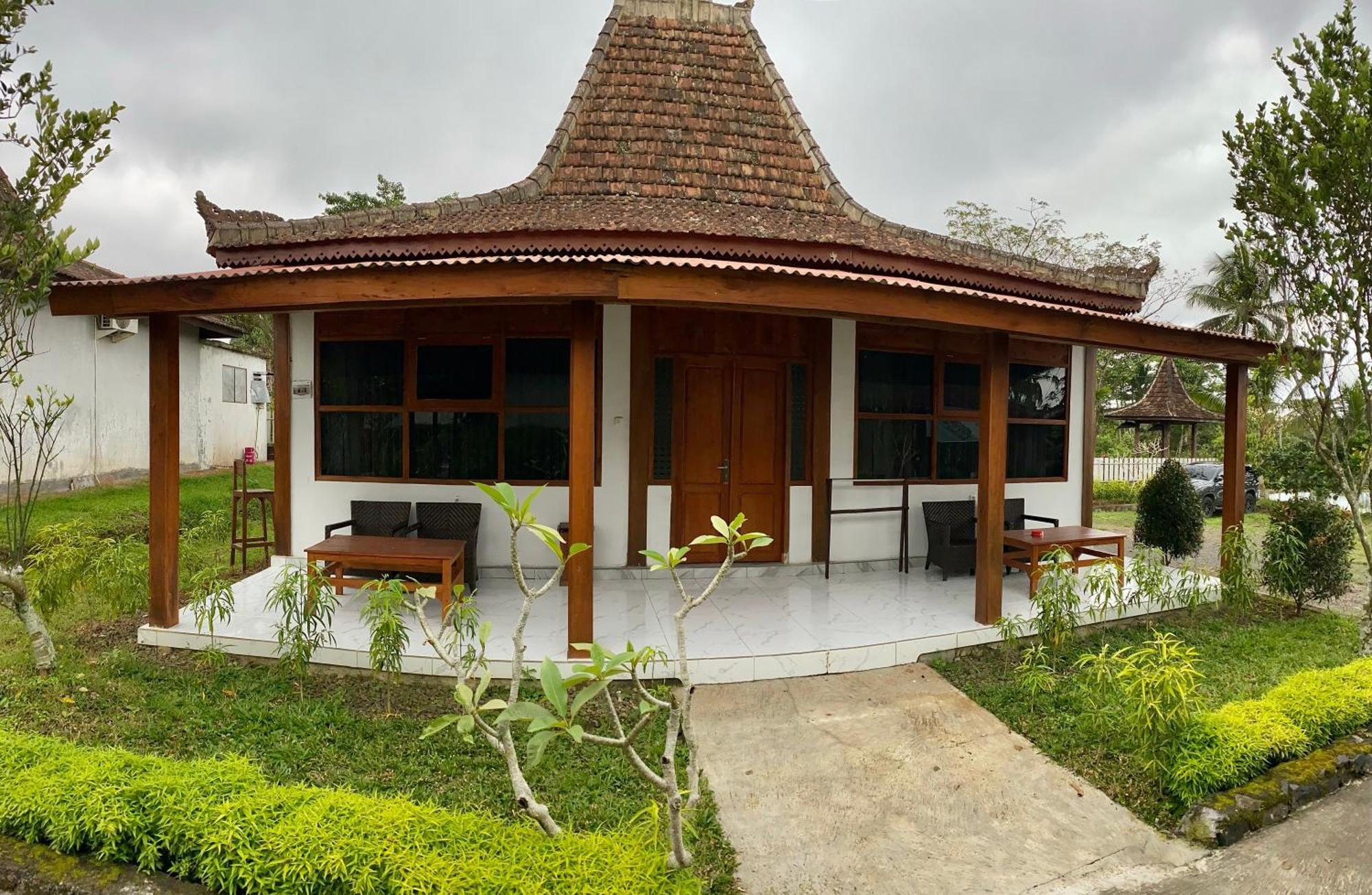 Kampoeng Joglo Ijen Villa Banyuwangi  Værelse billede