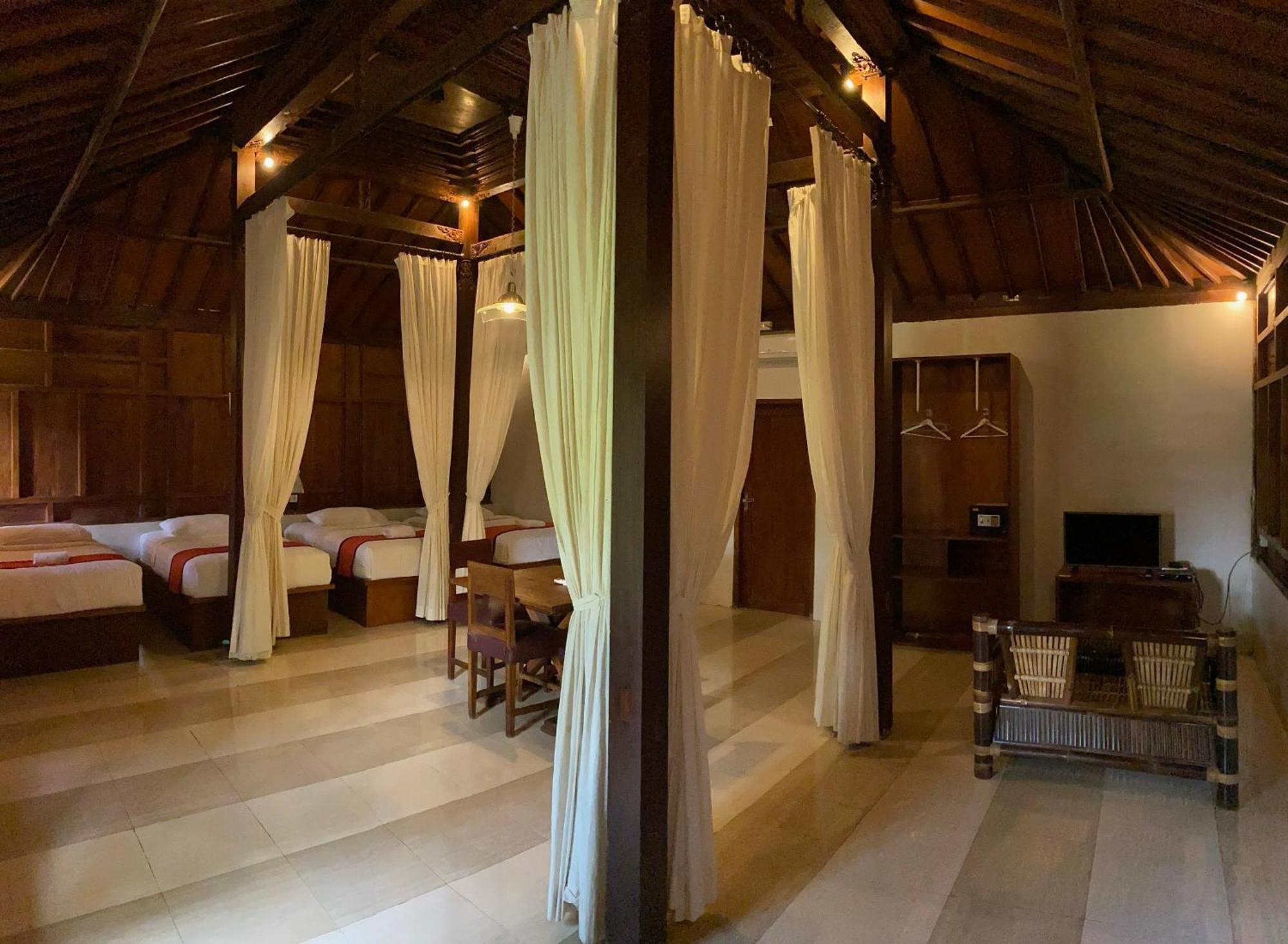 Kampoeng Joglo Ijen Villa Banyuwangi  Værelse billede