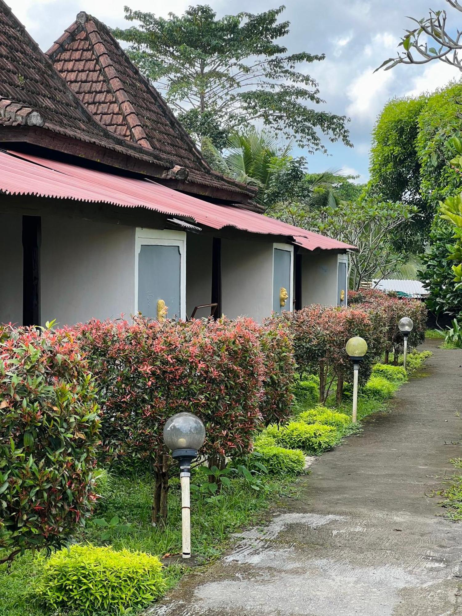 Kampoeng Joglo Ijen Villa Banyuwangi  Værelse billede