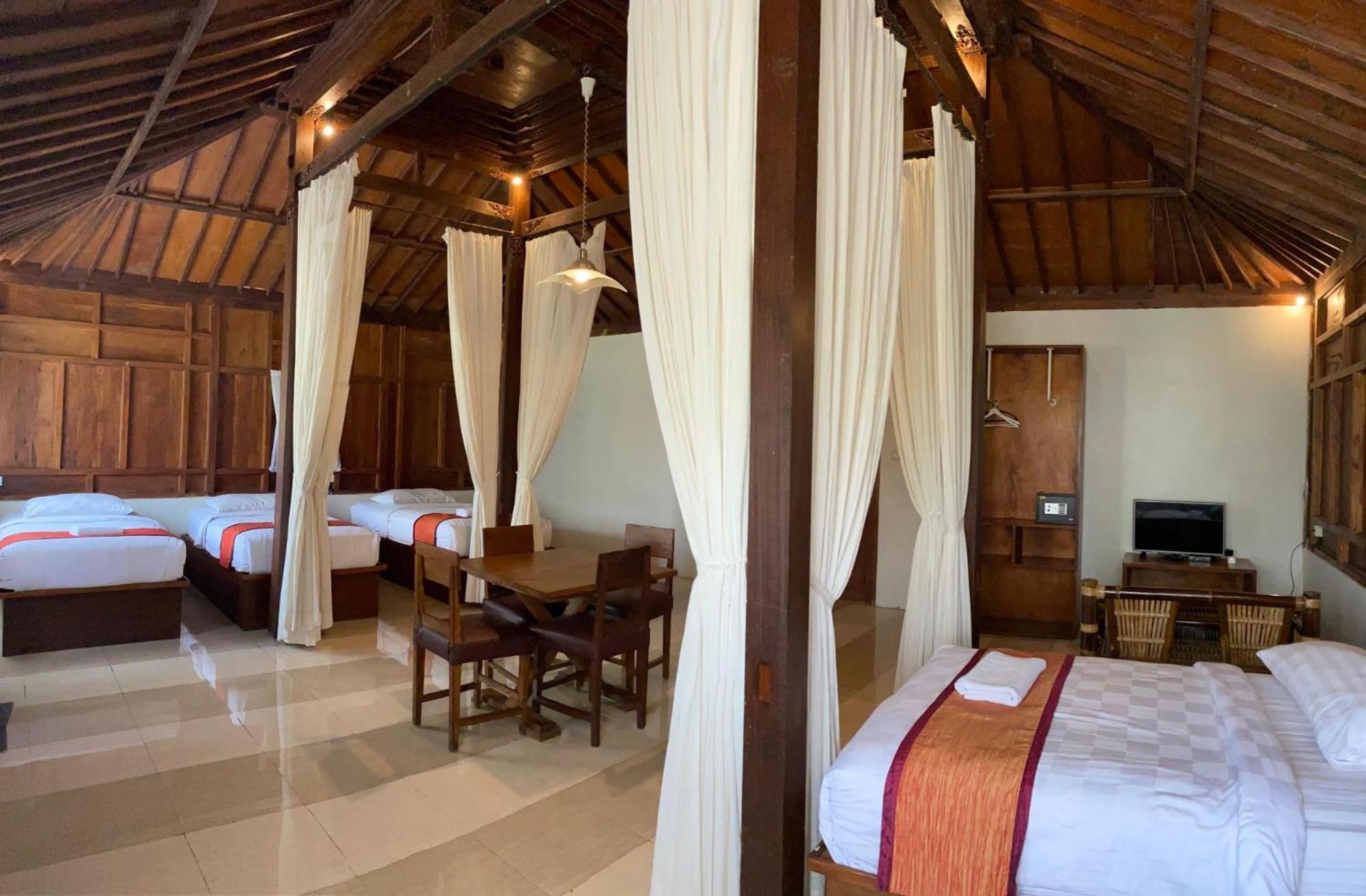 Kampoeng Joglo Ijen Villa Banyuwangi  Værelse billede